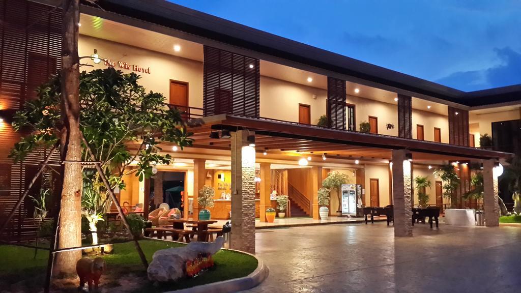 The Win Hotel Bang Saphan Exterior foto