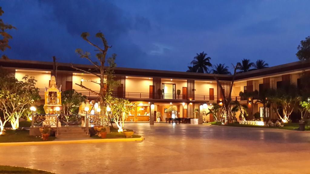 The Win Hotel Bang Saphan Exterior foto